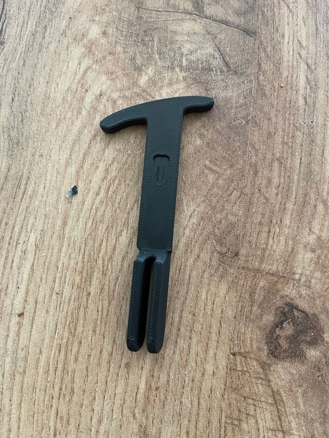 Golf 4 abridor capó