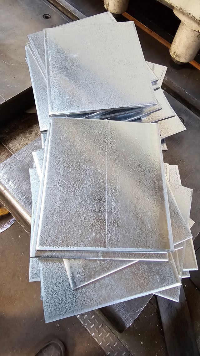 Paquete 50 recortes Galvanizado 10x11,5cm en 4mm