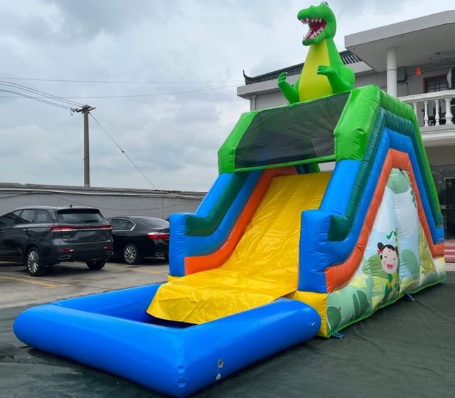 TOBOGAN ACUATICO HINCHABLE DINO SA26B - 7x2,5x5m