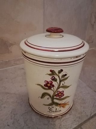 Barattoli fatti a mano