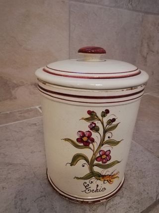 Barattoli fatti a mano