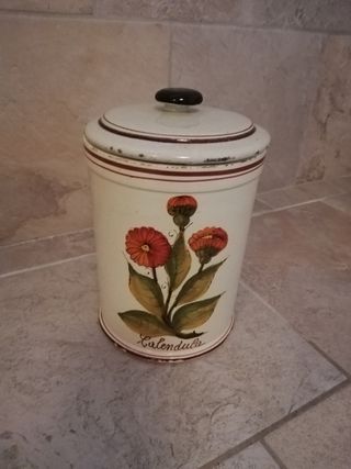 Barattoli fatti a mano