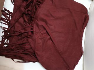 Camiseta antelina burdeos