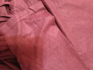 Camiseta antelina burdeos