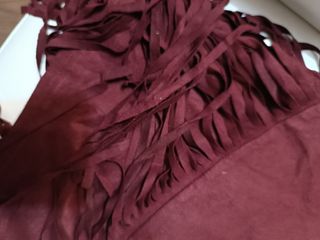 Camiseta antelina burdeos