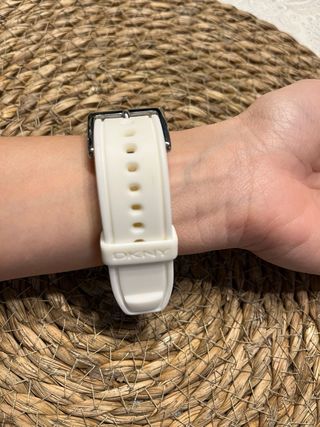 Reloj deportivo unisex DKNY