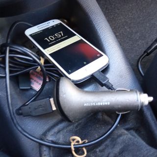 Cargador móvil coche micro USB