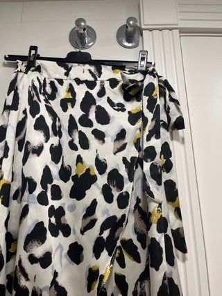 Falda sedosa estampada