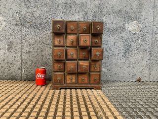 Armario cajonero pequeño