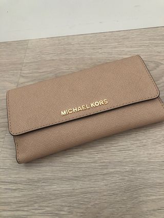 Cartera Michael Kors piel color nude