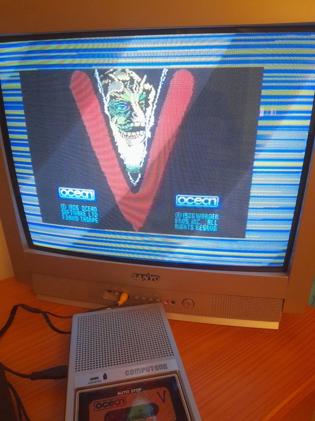 JUEGO" V "ESTAN AQUI !! ZX SPECTRUM (FUNCIONA)