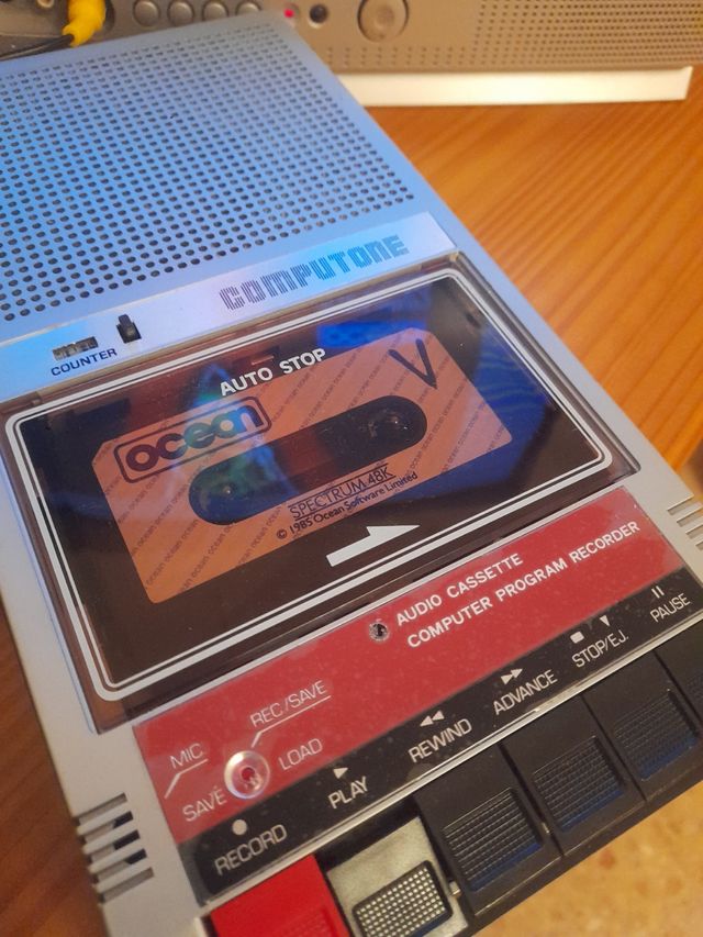 JUEGO" V "ESTAN AQUI !! ZX SPECTRUM (FUNCIONA)