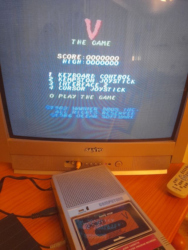 JUEGO" V "ESTAN AQUI !! ZX SPECTRUM (FUNCIONA)