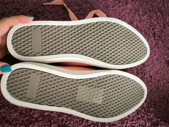 Zapatillas rosa claro piel sintetica