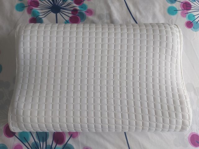 Almohada cervical Ikea de segunda mano por 12 EUR en Alcorcón en