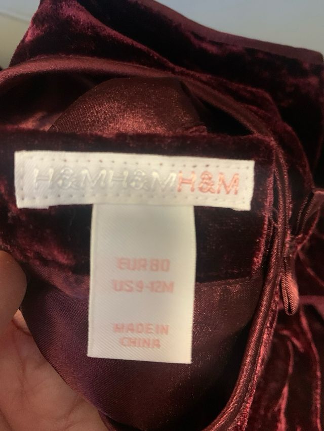 Vestido terciopelo 9-12meses con 2 zapatos y gorro