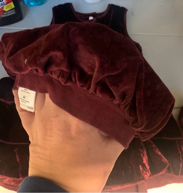 Vestido terciopelo 9-12meses con 2 zapatos y gorro