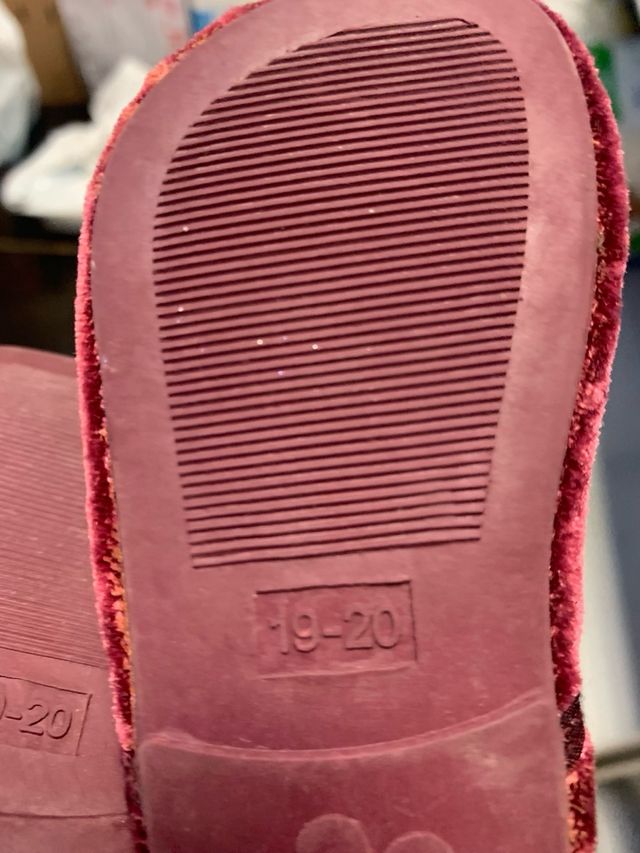 Vestido terciopelo 9-12meses con 2 zapatos y gorro