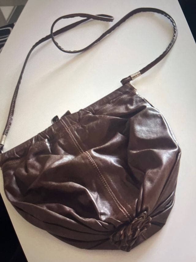 borsa in pelle a tracolla marchio Bettina