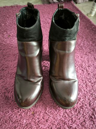Botines de tacon burdeos y negros Bershka