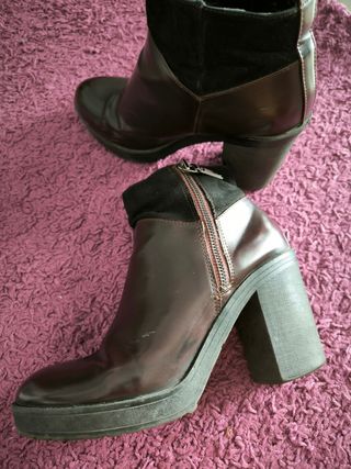 Botines de tacon burdeos y negros Bershka