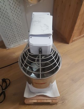 AMASADORA PROFESIONAL 10 LITROS