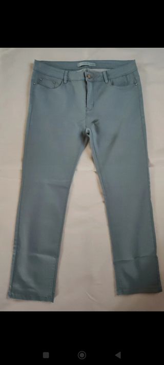 Pantalón a estrenar.Talla 44