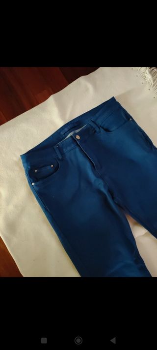 Pantalón a estrenar.Talla 44