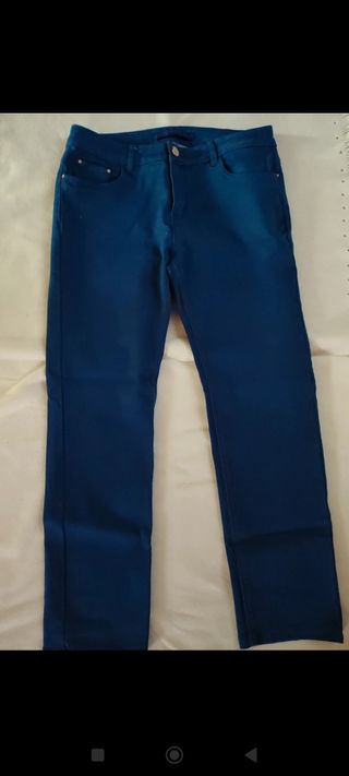 Pantalón a estrenar.Talla 44