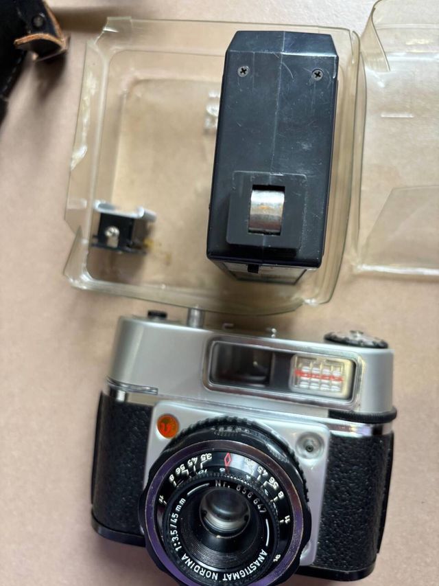 Cámara Felicetta Anastigmat Nordina con flash