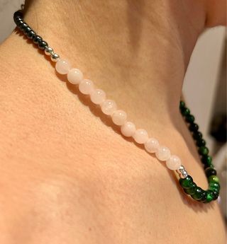 Collar Selene plata con minerales empoderantes