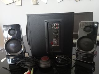 Subwoofer amplificado 