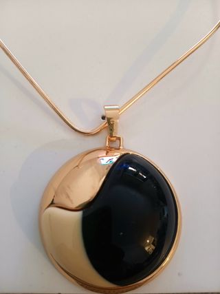 Collar dorado de ZARA