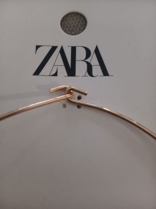 Collar dorado de ZARA