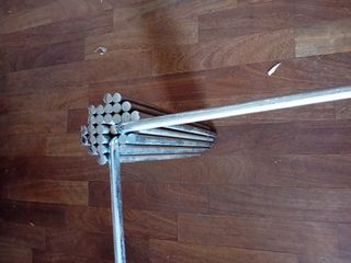 Tavolino in acciaio on base di critsallo