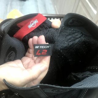 Mono de cuero de moto