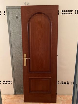PUERTA MADERA SAPELI