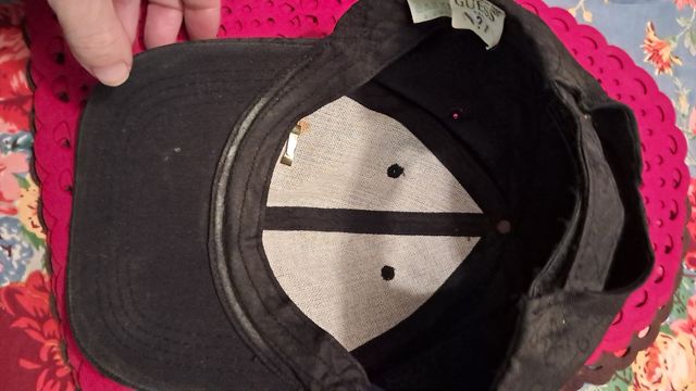 Ideal Gorra negra Guess