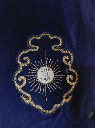 Antifaz de terciopelo