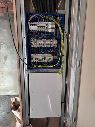 ELECTRICISTA DOMICILIARIO 