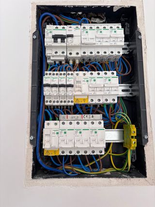 ELECTRICISTA DOMICILIARIO 