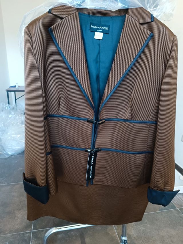 Tailleur donna con gonna 