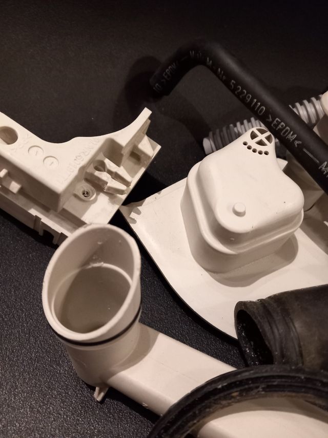 Varios plásticos lavavajillas miele