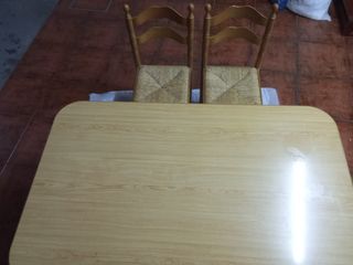 Mesa madera cocina/salón y 4 sillas