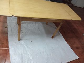 Mesa madera cocina/salón y 4 sillas