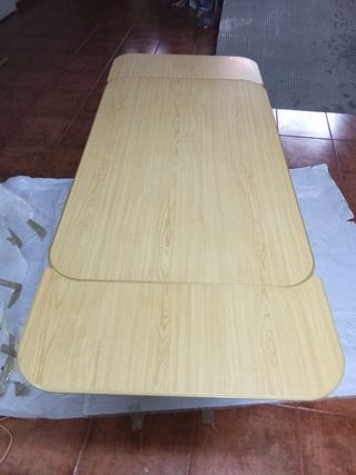 Mesa madera cocina/salón y 4 sillas