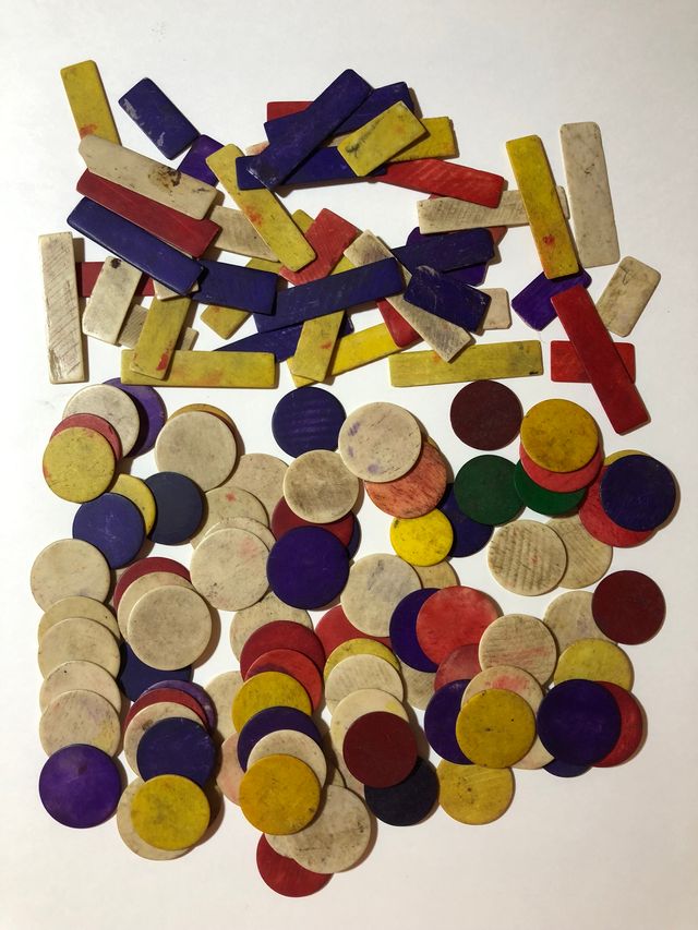 ANTIGUO JUEGO NAIN JAUNE ENANO AMARILLO