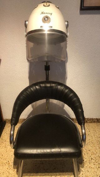 Sillón peluquería con secador de casco