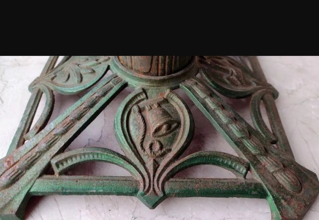 Antigua base árbol de Navidad