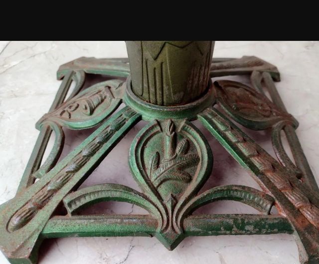 Antigua base árbol de Navidad